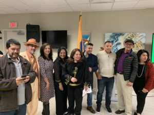 Grupo de artistas con la Cónsul Divia Cepeda Rojas - Luz Myriam Carreño y el Maestro Amado Mora
